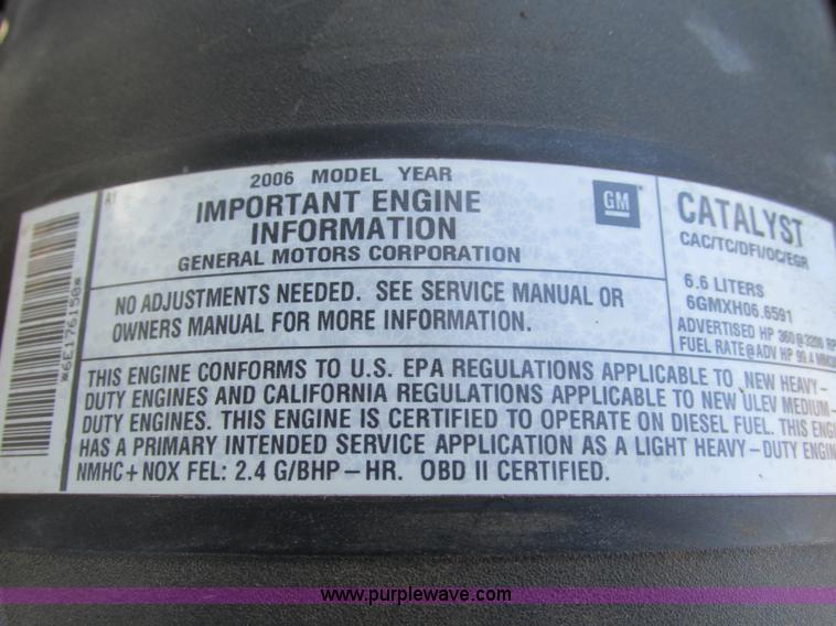 image for item G5144 2006 Chevrolet Silverado 3500 flatbed pickup truck