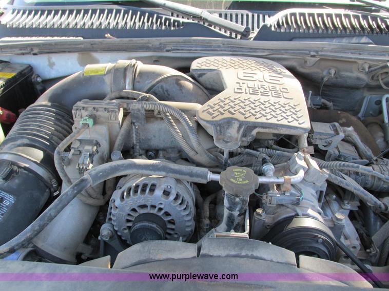 image for item G5144 2006 Chevrolet Silverado 3500 flatbed pickup truck