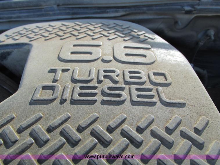 image for item G5144 2006 Chevrolet Silverado 3500 flatbed pickup truck