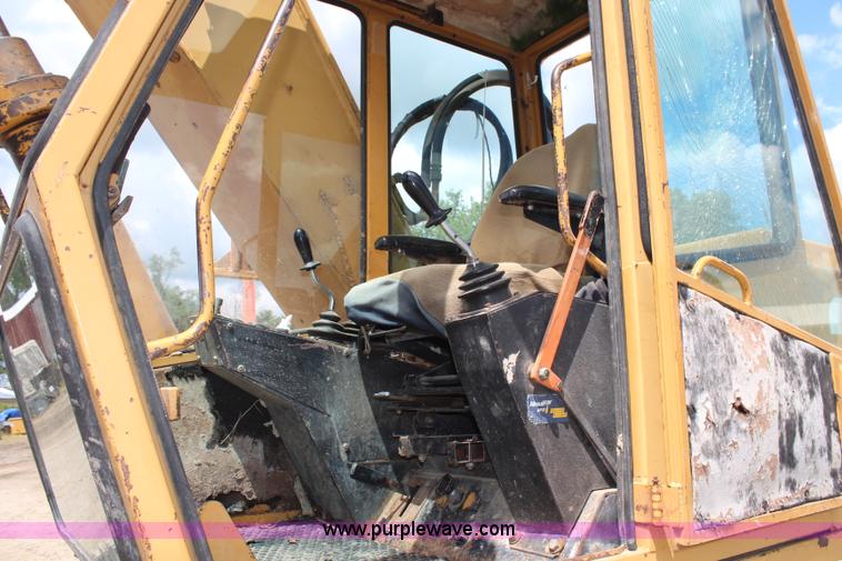 image for item G5153 1988 Fiat-Allis FE20 LC excavator