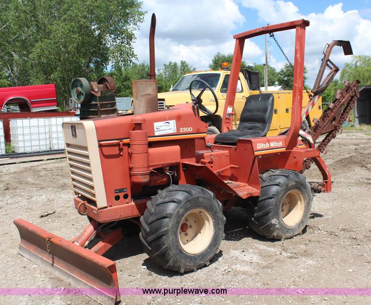 image for item G5155 Ditch Witch 2300 trencher