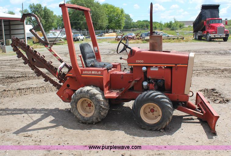 image for item G5155 Ditch Witch 2300 trencher