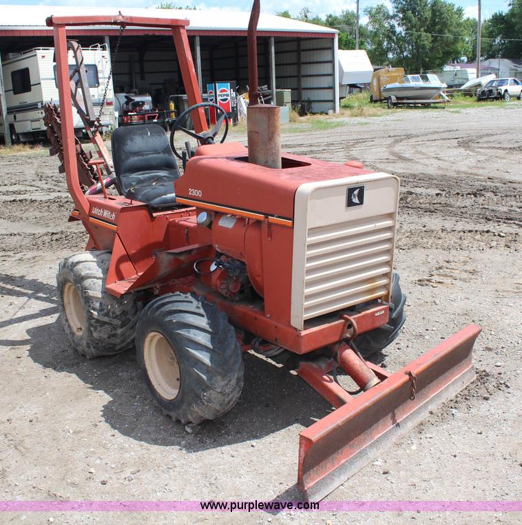 image for item G5155 Ditch Witch 2300 trencher