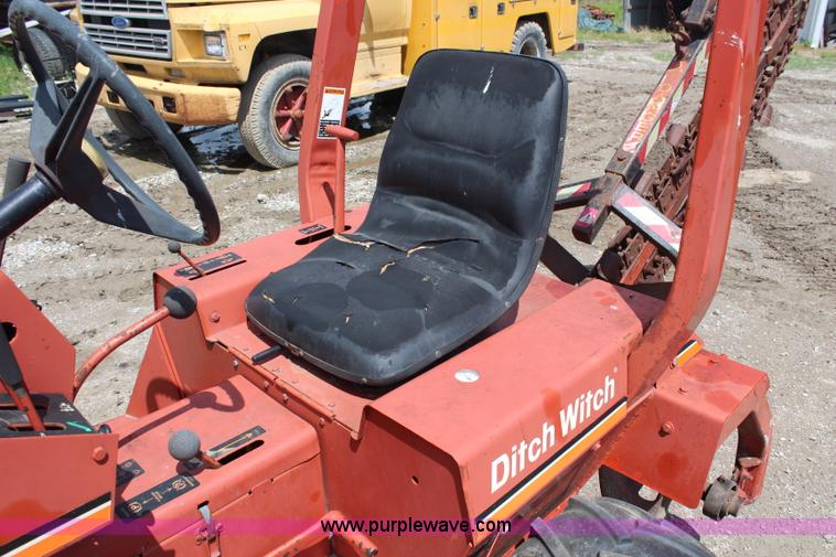 image for item G5155 Ditch Witch 2300 trencher