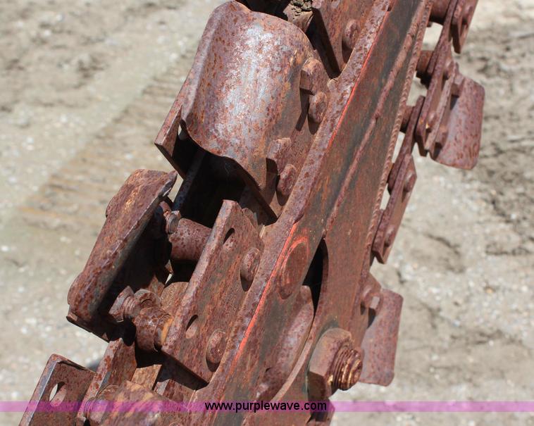 image for item G5155 Ditch Witch 2300 trencher