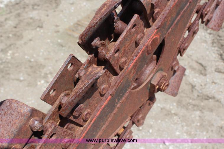 image for item G5155 Ditch Witch 2300 trencher