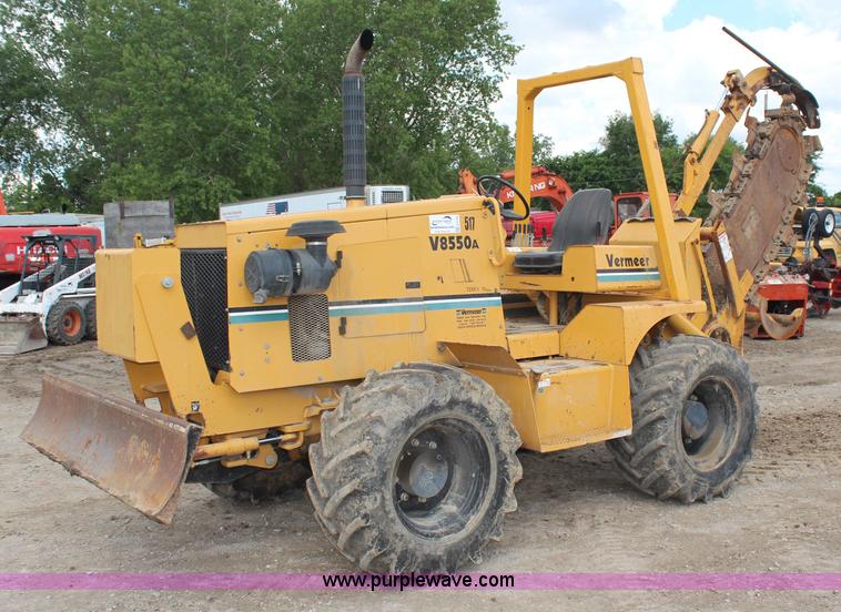 image for item G5159 2003 Vermeer V8550A trencher