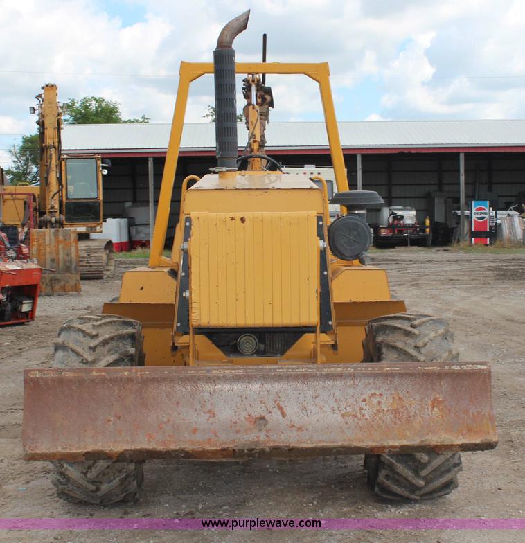 image for item G5159 2003 Vermeer V8550A trencher