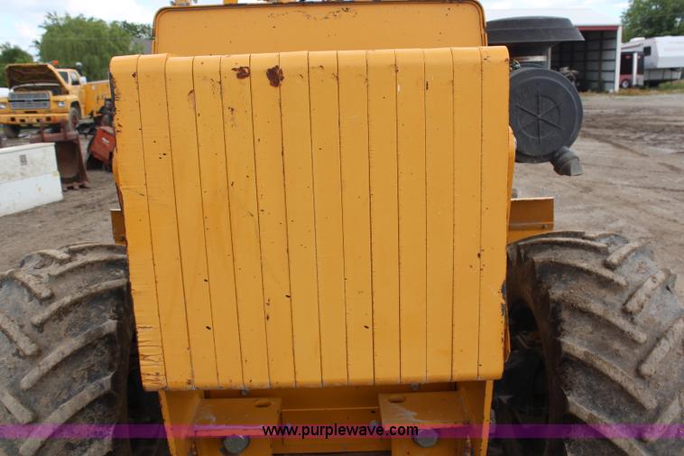 image for item G5159 2003 Vermeer V8550A trencher