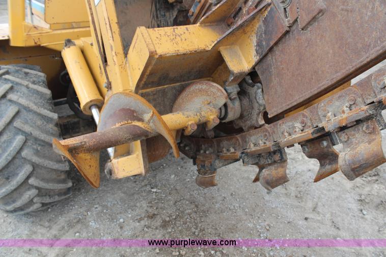 image for item G5159 2003 Vermeer V8550A trencher