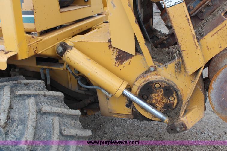 image for item G5159 2003 Vermeer V8550A trencher
