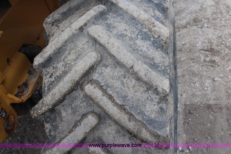 image for item G5159 2003 Vermeer V8550A trencher