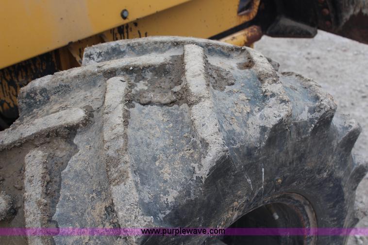 image for item G5159 2003 Vermeer V8550A trencher