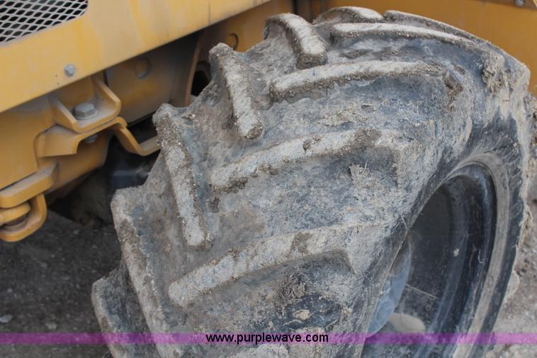 image for item G5159 2003 Vermeer V8550A trencher