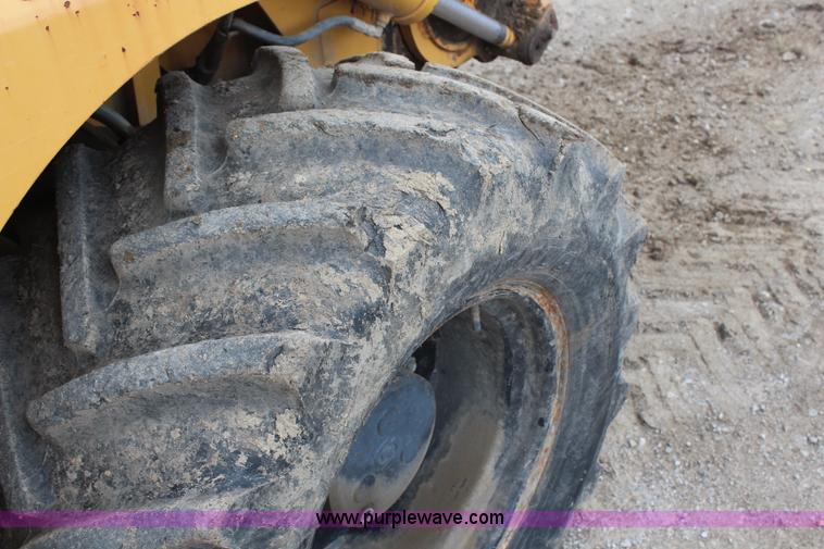 image for item G5159 2003 Vermeer V8550A trencher