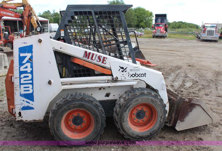 image for item G5164 1994 Bobcat 742B skid steer