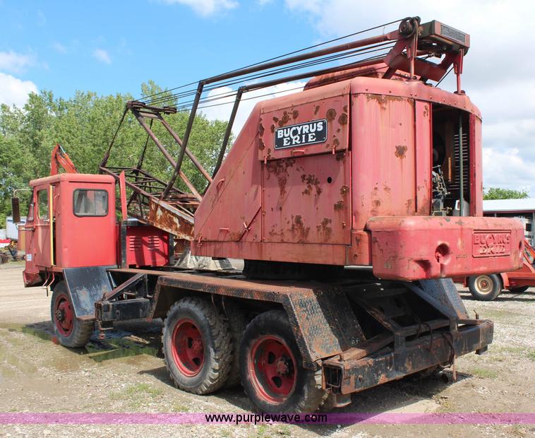 image for item G5165 Bucyrus Erie 11B crane