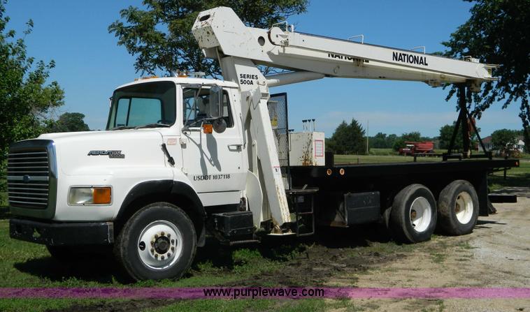 image for item G7876 1988 Ford L9000 AeroMax boom truck