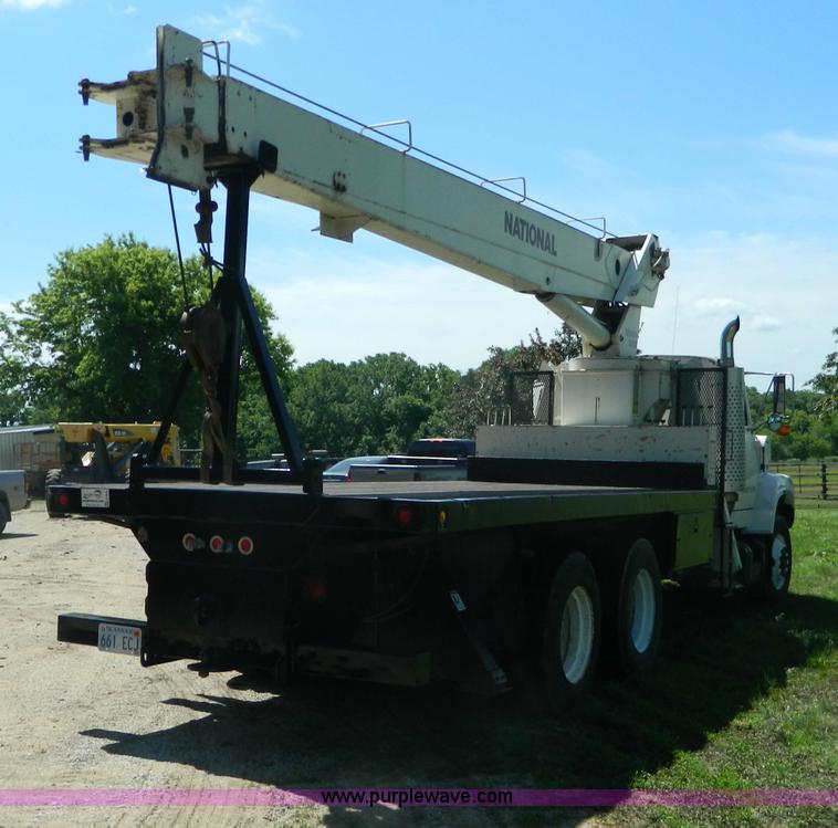 image for item G7876 1988 Ford L9000 AeroMax boom truck