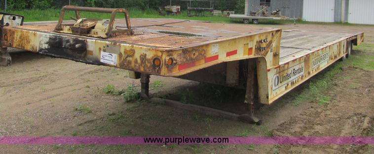 image for item G8683 2006 Trail King trailer