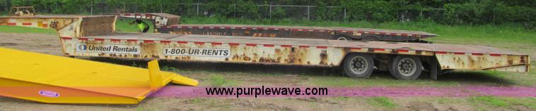 image for item G8683 2006 Trail King trailer