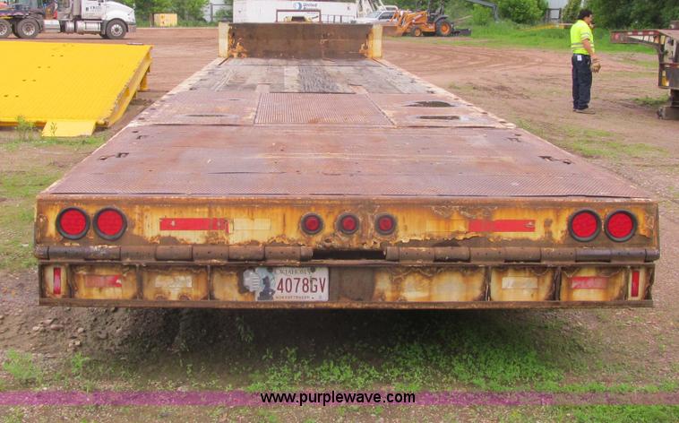 image for item G8683 2006 Trail King trailer