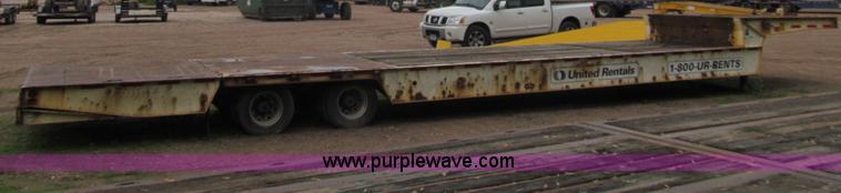 image for item G8683 2006 Trail King trailer