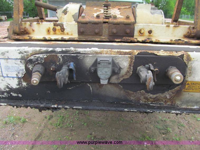 image for item G8683 2006 Trail King trailer