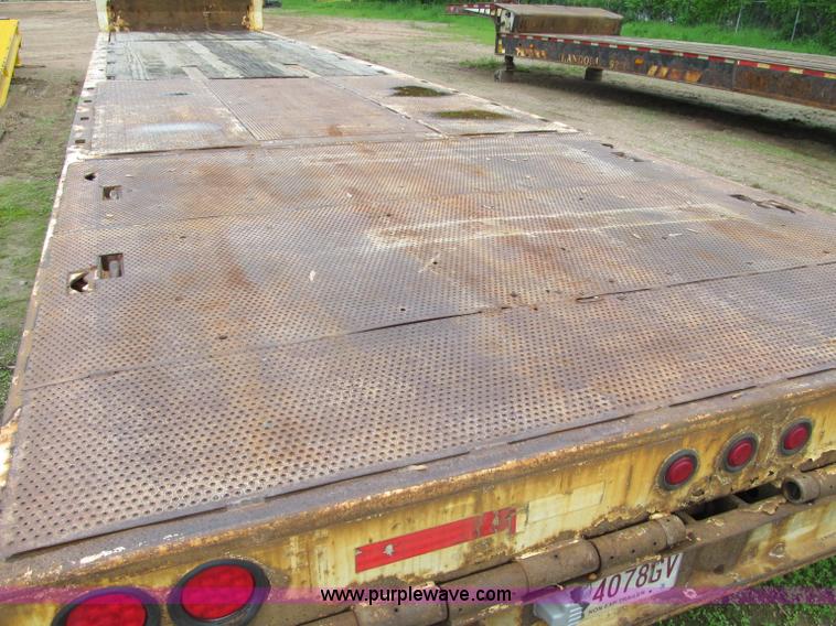 image for item G8683 2006 Trail King trailer