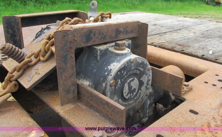 image for item G8684 2006 Landoll 930B trailer