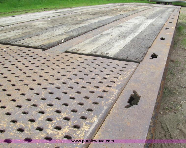 image for item G8684 2006 Landoll 930B trailer