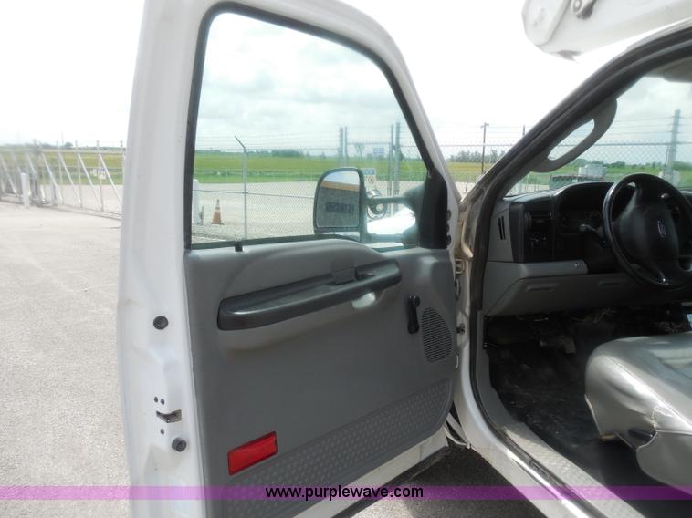 image for item H3116 2007 Ford F550 XL Super Duty service truck
