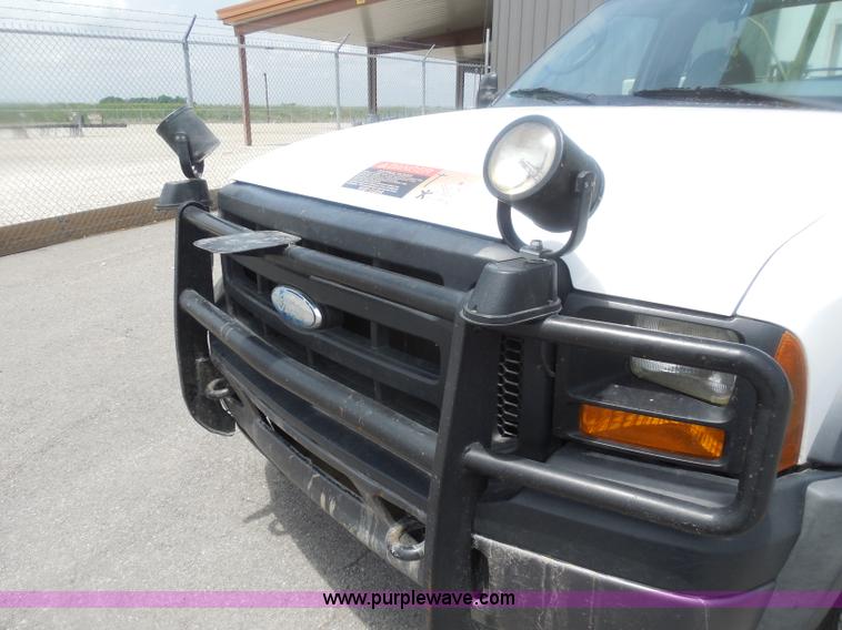 image for item H3116 2007 Ford F550 XL Super Duty service truck