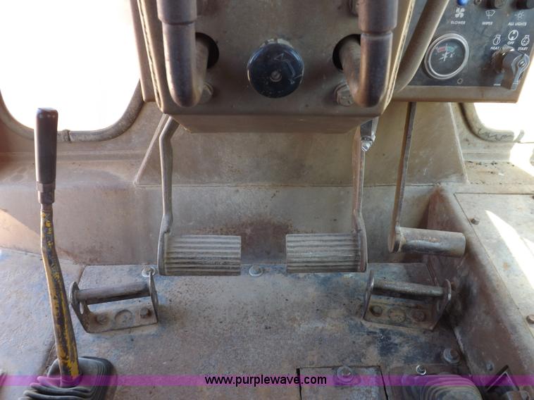 image for item H7107 1978 Caterpillar D7G dozer