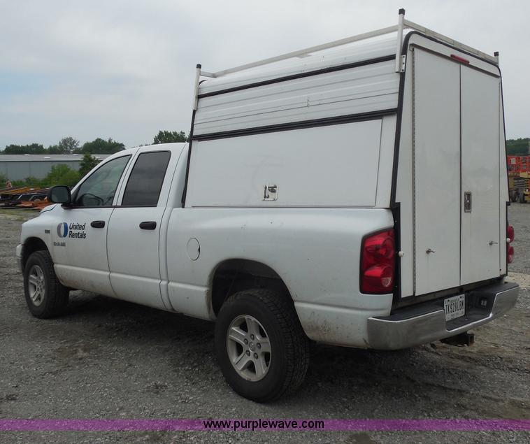 image for item I1000 2008 Dodge Ram 1500 Quad Cab pickup truck