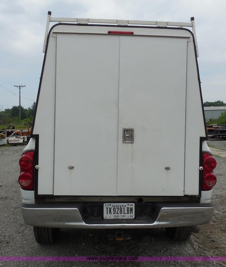 image for item I1000 2008 Dodge Ram 1500 Quad Cab pickup truck