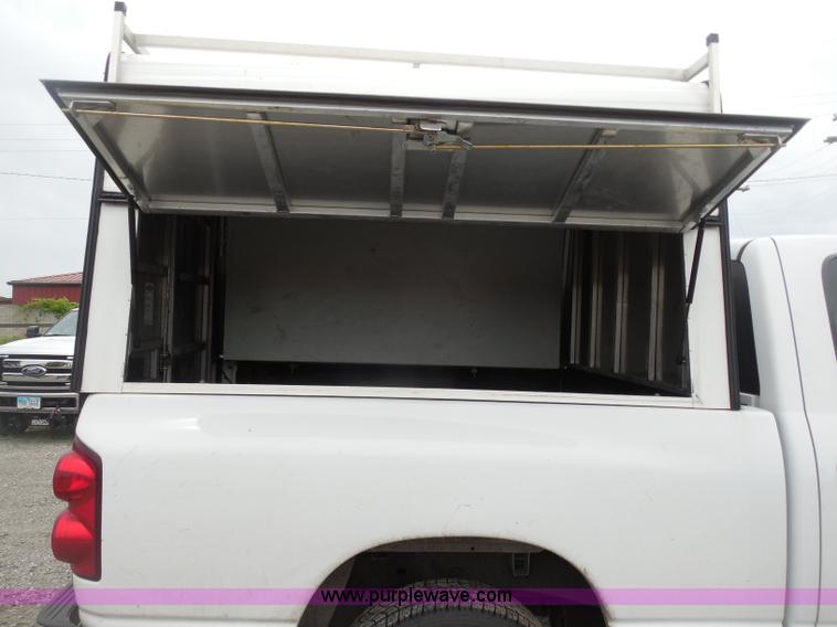 image for item I1000 2008 Dodge Ram 1500 Quad Cab pickup truck