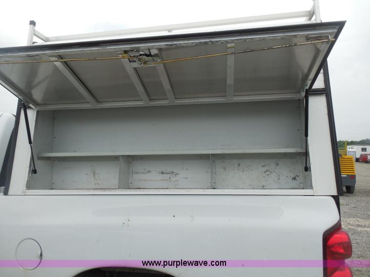 image for item I1000 2008 Dodge Ram 1500 Quad Cab pickup truck