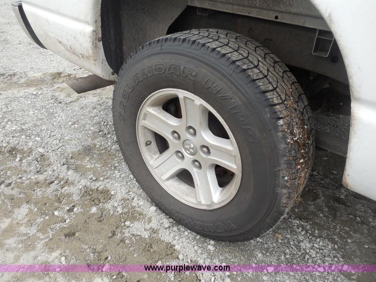 image for item I1000 2008 Dodge Ram 1500 Quad Cab pickup truck