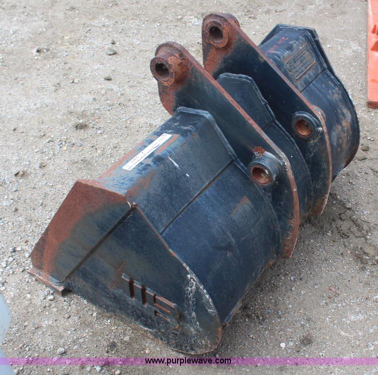 image for item X9369 WB 36" backhoe bucket