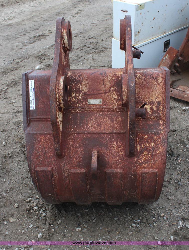 image for item X9372 WB 30" excavator bucket