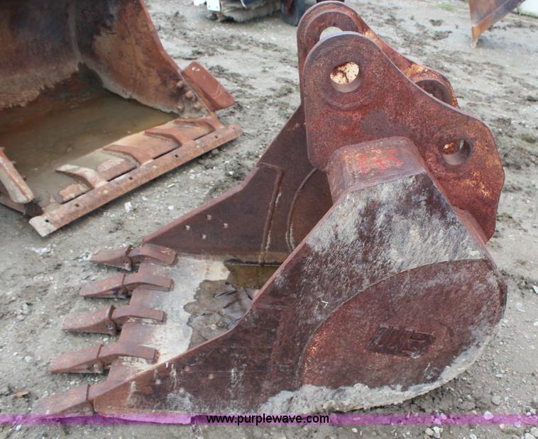 image for item X9372 WB 30" excavator bucket