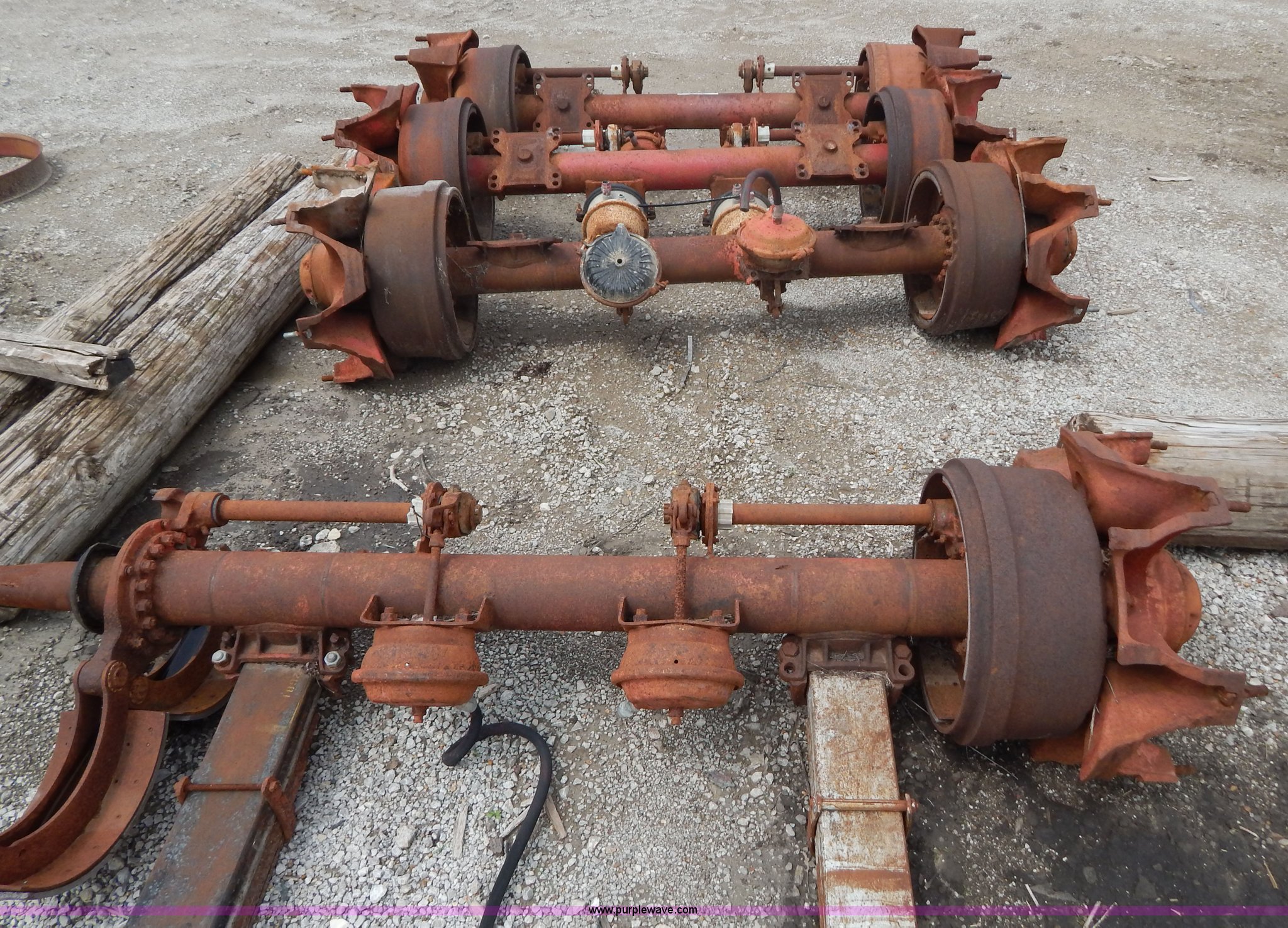 (4) used semi trailer axles in Kansas City, MO Item AE9877 sold