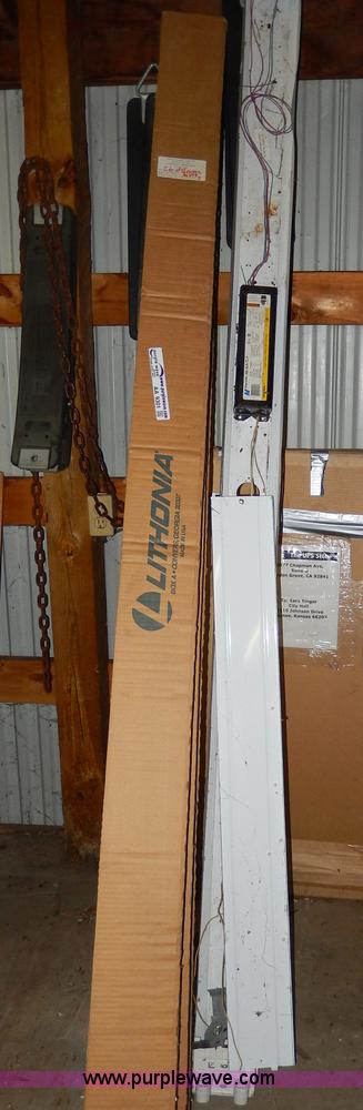 image for item AA9301 (4) strip lights