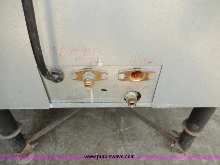 image for item AA9310 Manitowoc ice machine