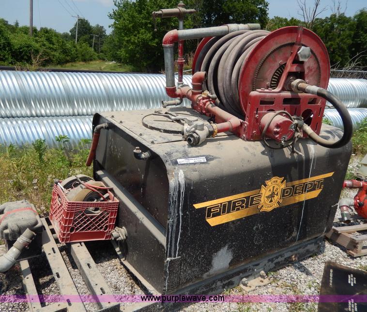 image for item AA9320 300 gallon metal tank