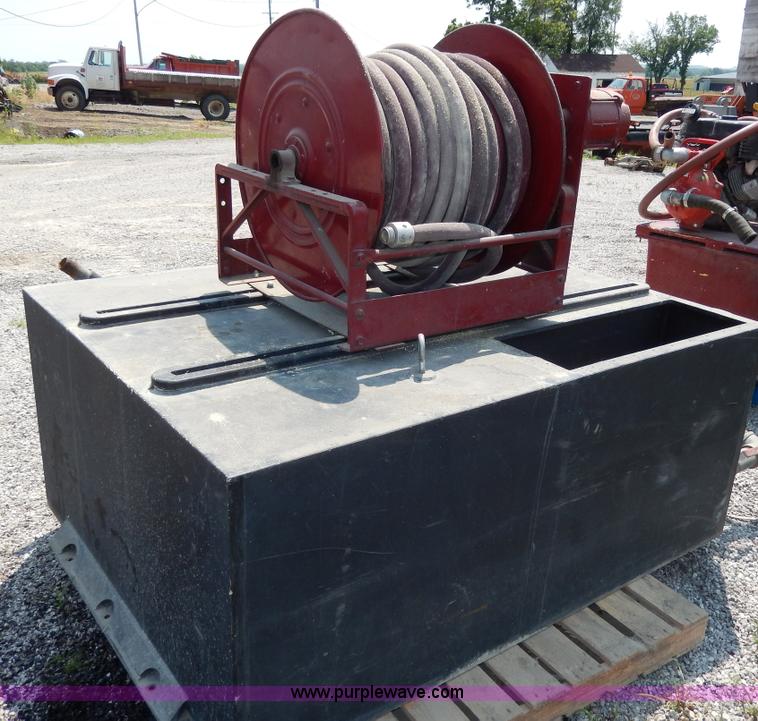 image for item AA9321 300 gallon fiberglass tank