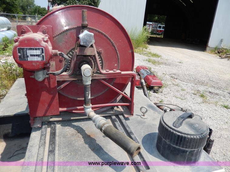 image for item AA9321 300 gallon fiberglass tank