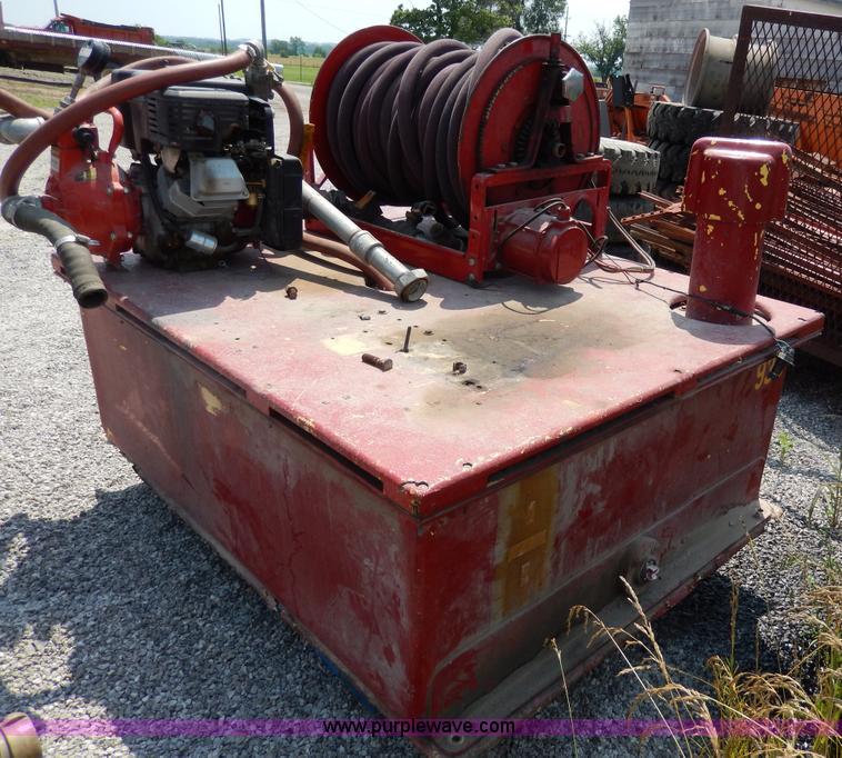 image for item AA9322 300 gallon fiberglass tank