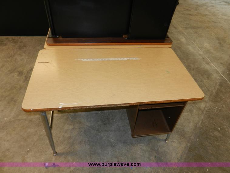 image for item AA9389 (25) student desks